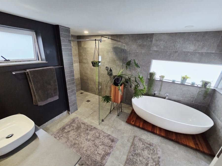 3 Bedroom Property for Sale in Oubaai Western Cape